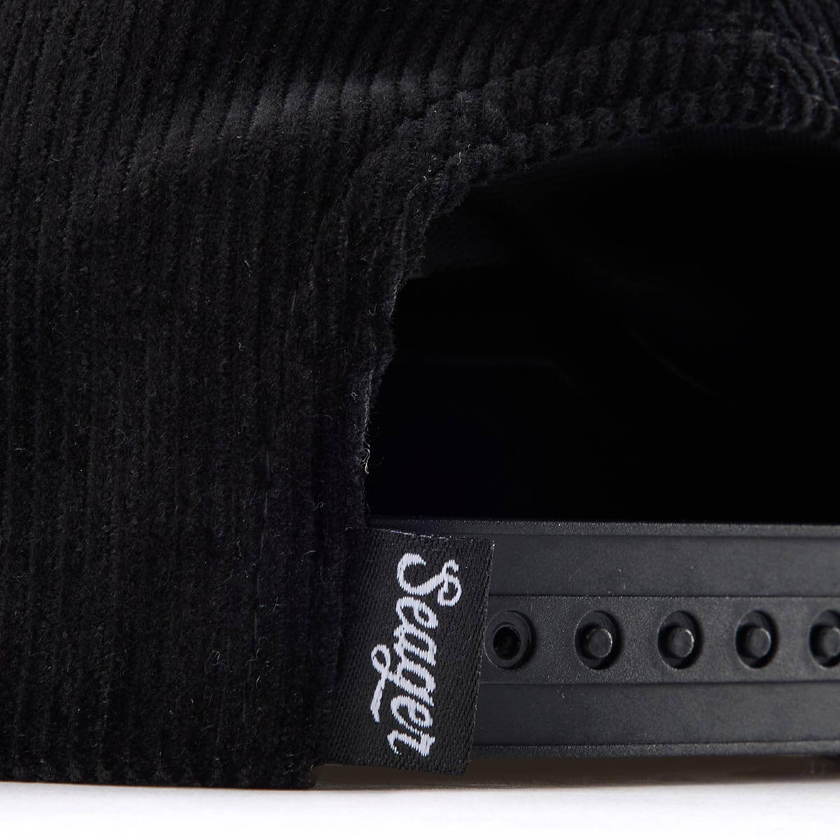 Los Rios Corduroy Snapback Black