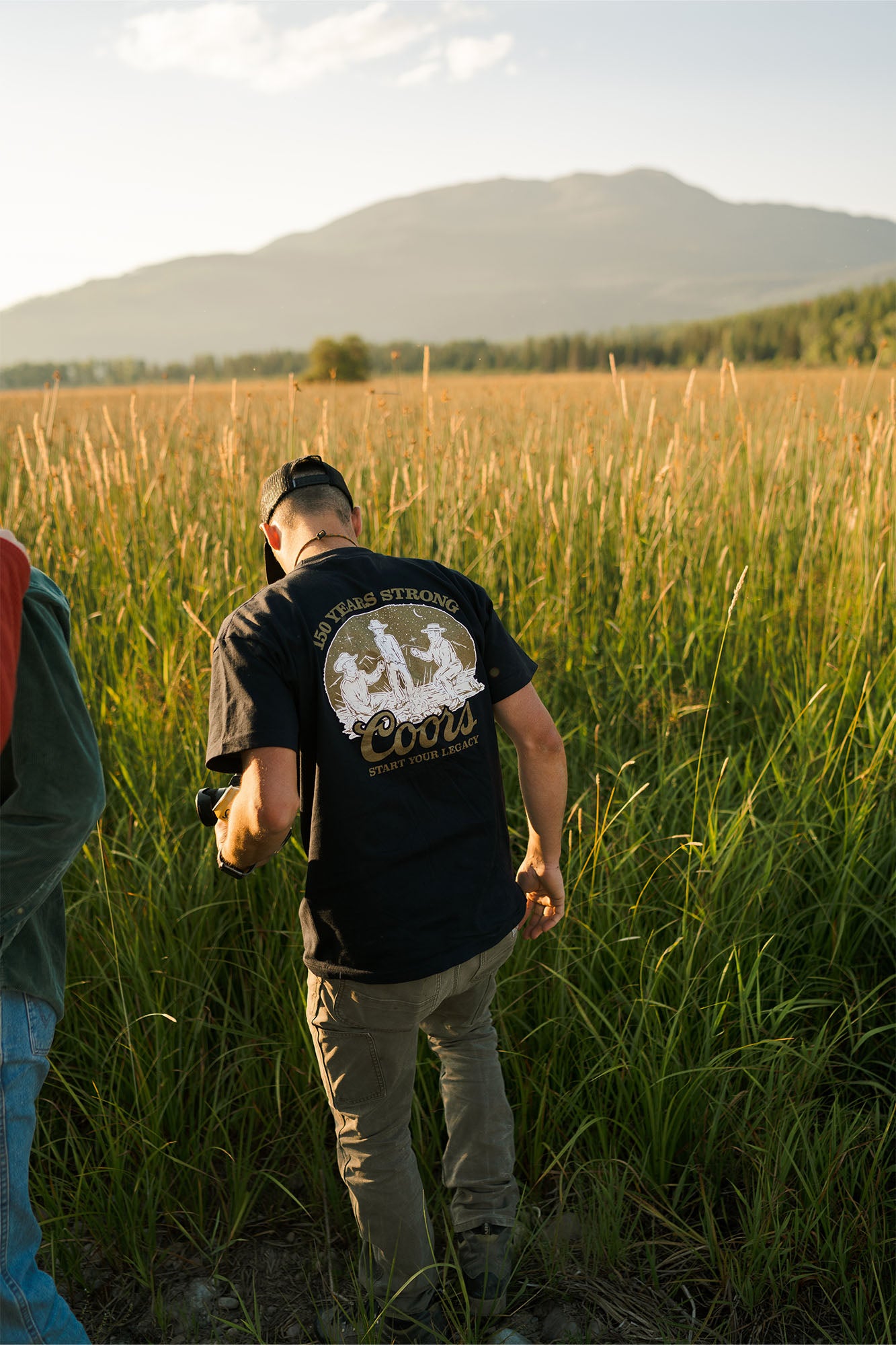 SEAGER X COORS BANQUET CAMP OUT TEE NAVY