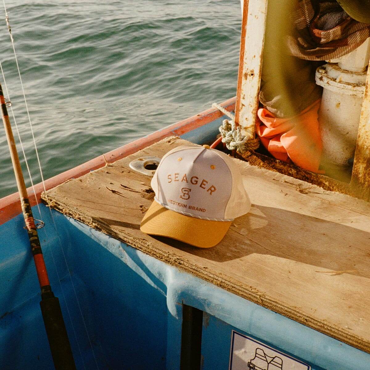 Branded Trucker Snapback Blue/Tan