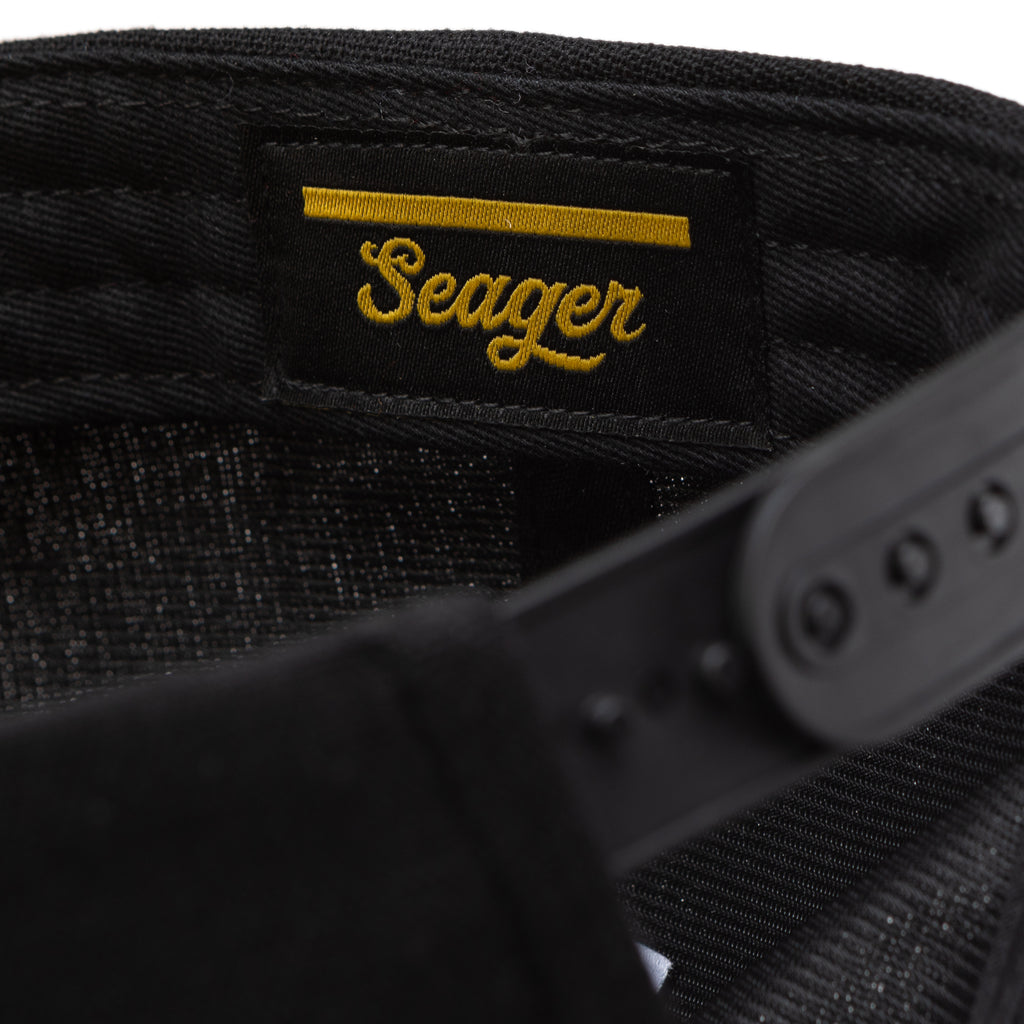 Quarter Hemp Snapback Black